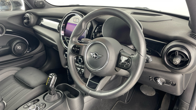 MINI Hatchback 135kW Cooper S Level 3 33kWh 3dr Auto Electric Hatchback